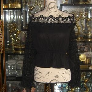 BLOOMINGDALE'S AQUA LABEL BLACK EYELET TRIM TOP M